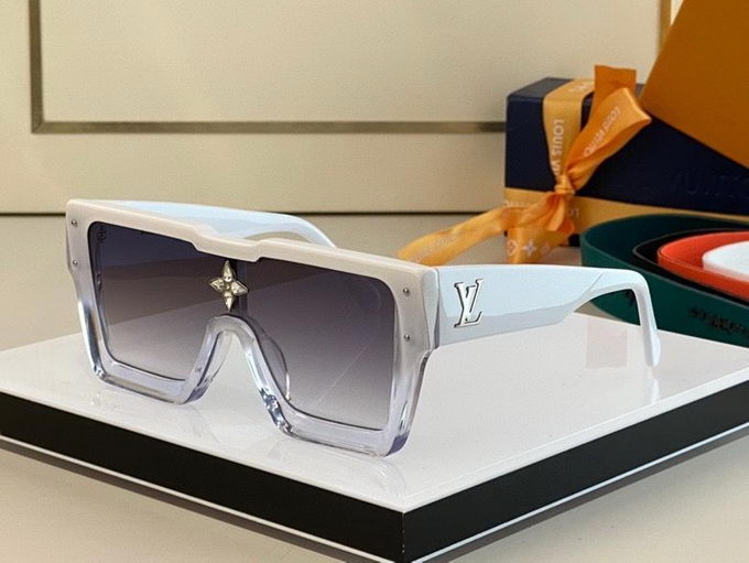Louis Vuitton Sunglasses ID:20230516-108